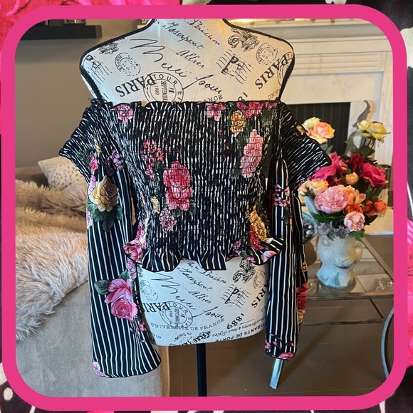 Impulsive 💖 Off the Shoulder Top - Picture 1 of 15